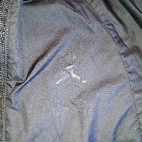Jordan windbreaker - Picture 3 of 3
